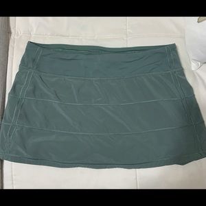Green lululemon pace rival skirt